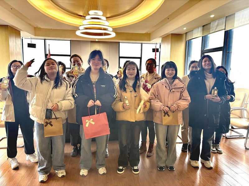 四川省禹泰德集團(tuán)開(kāi)展“三八”節(jié)慰問(wèn)活動(dòng)